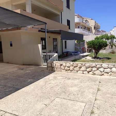 アパート Lucia *